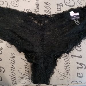 Size 14/16 - black lace panties